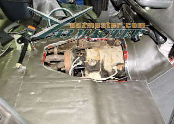 Поверх ВИБРОПЛАСТА укладываем  СПЛЕН на пол кузова УАЗ ХАНТЕР