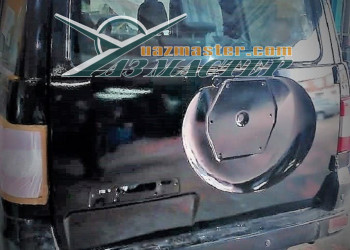УАЗ патриот. Дверь задка, покраска и вклейка нового стекла