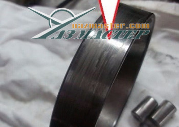 Видно, как обойму провернуло