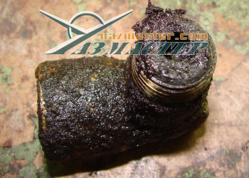 Штуцер масляный забит